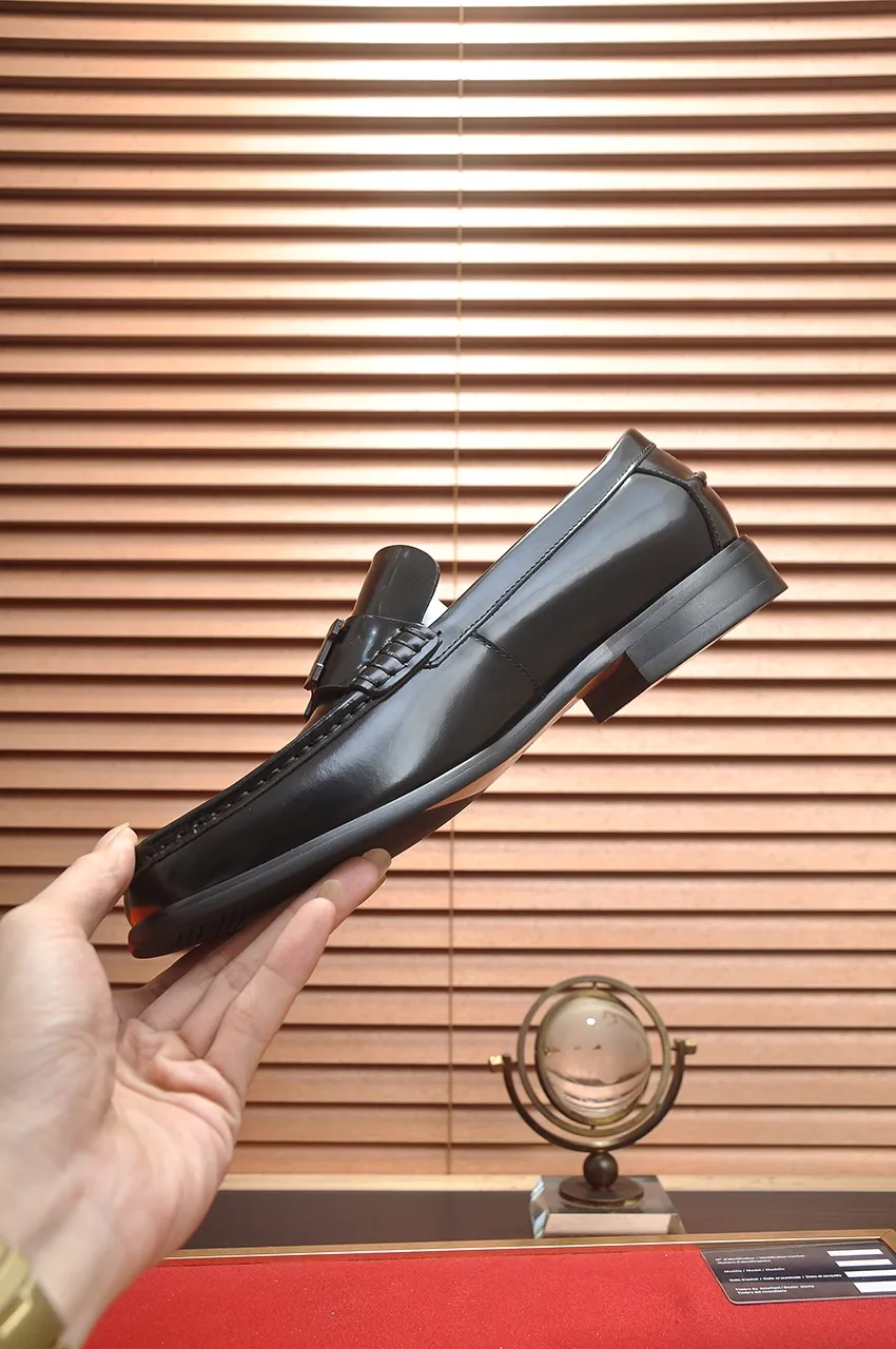 Men's shoes💰540💶[HERMES] (cowhide lining)🍀Italian top luxury🍀He does not pursue novel styles and gorgeous colors, but attracts the favor of successful men with his flawless, elegant and classic style. Formal leather shoes This very comfortable, simple and stable style allows you to easily match any style! The pattern is absolutely 1:1 refined from the original case, and we strive for excellence in materials, imported cowhide + cowhide lining💪💪💪extraordinary texture👍! .Code number: 38-45 (45 customized)